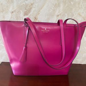Kate Spade large Emilia tote. 17x11x4